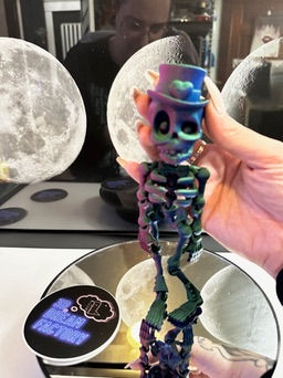 Thumbnail: Dapper Skeleton