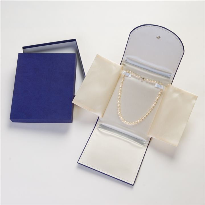 Pearl & Necklace Folder