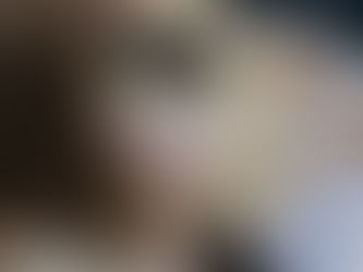 Oppilas osallistumassa Minun mereni -julistehaasteeseen