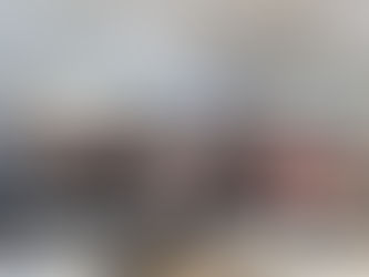 Lauttakylän koulun 4. luokka poseeraa Minun mereni -julistehaasteen diplomin kanssa