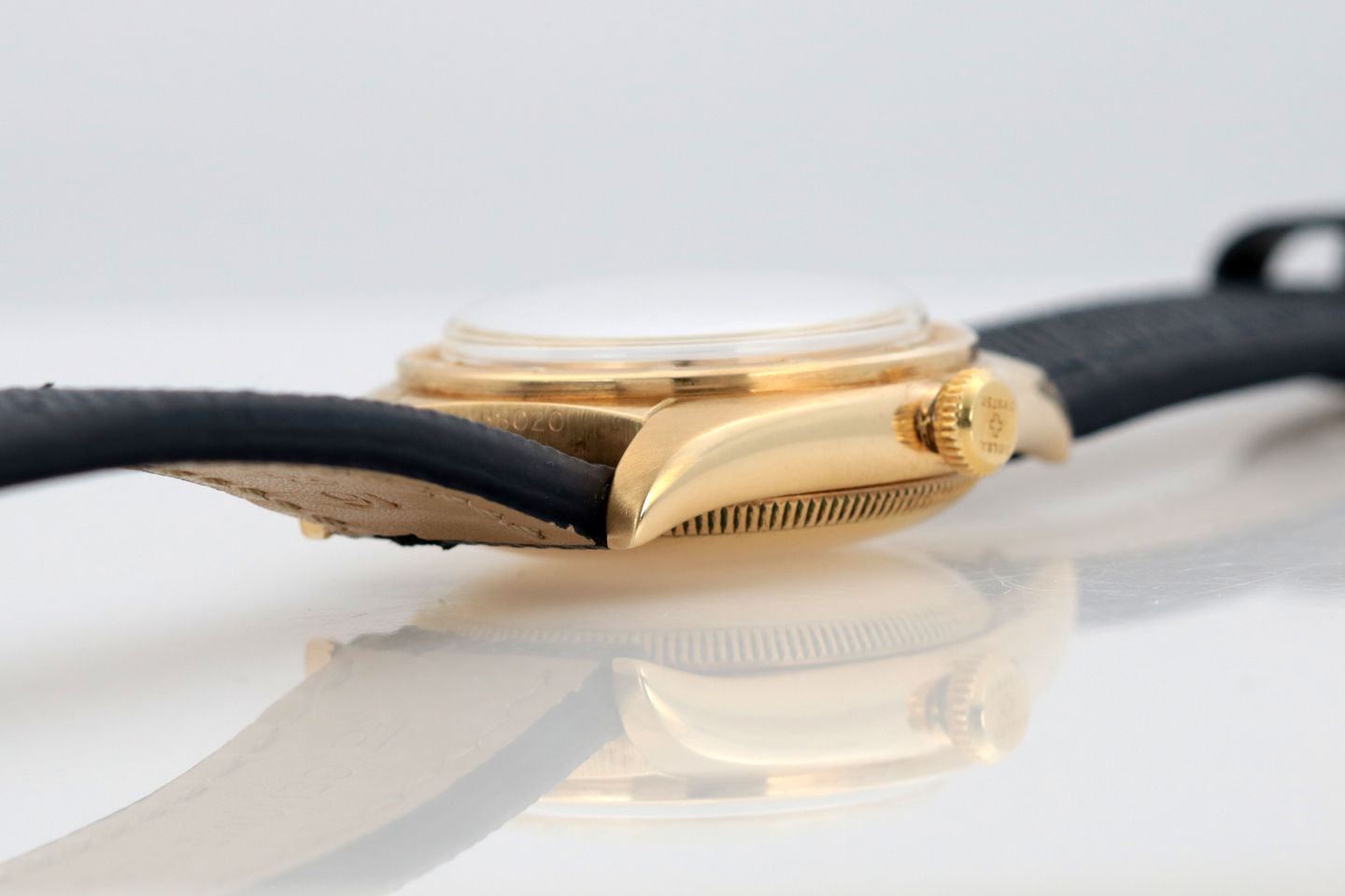 Rolex 14kt Yellow Gold Bubbleback Ref. 5015 lug