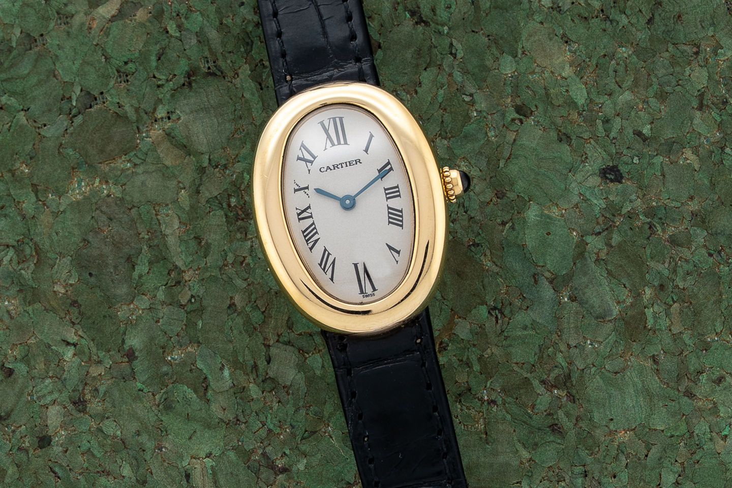 Cartier Yellow Gold Baignoire Ref 1954 live