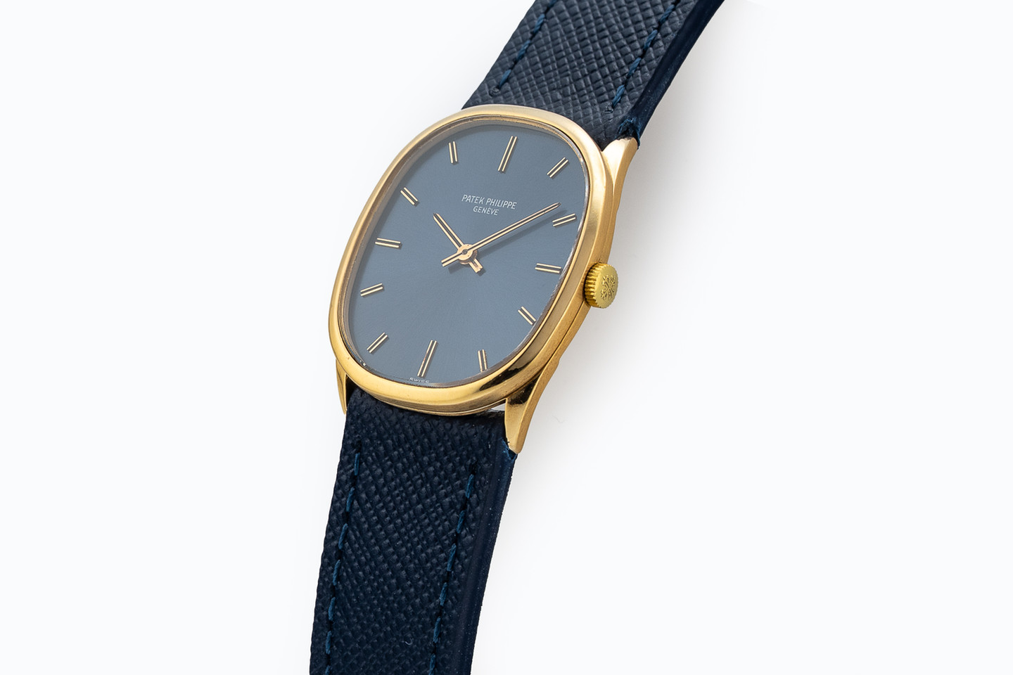 Patek Philippe Yellow Gold Ellipse Ref. 3546 crown