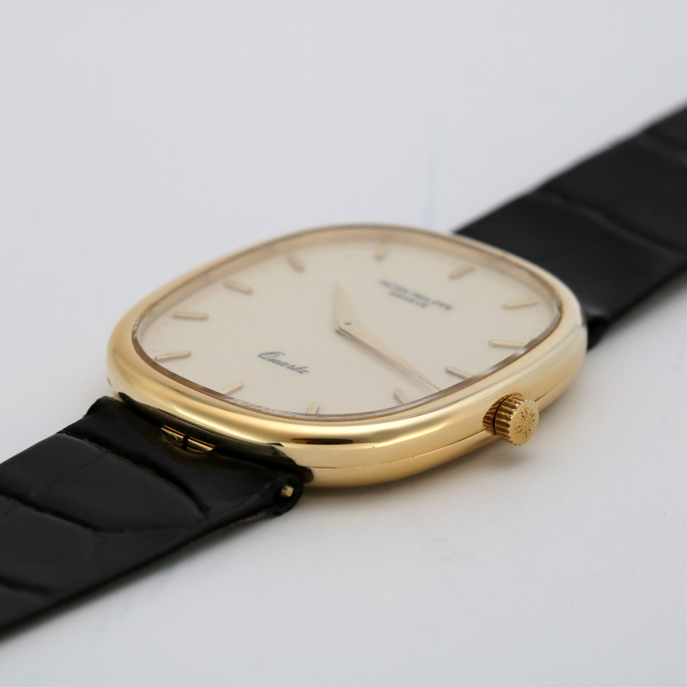 Patek Philippe Golden Ellipse Quartz Ref 3838 lug crown