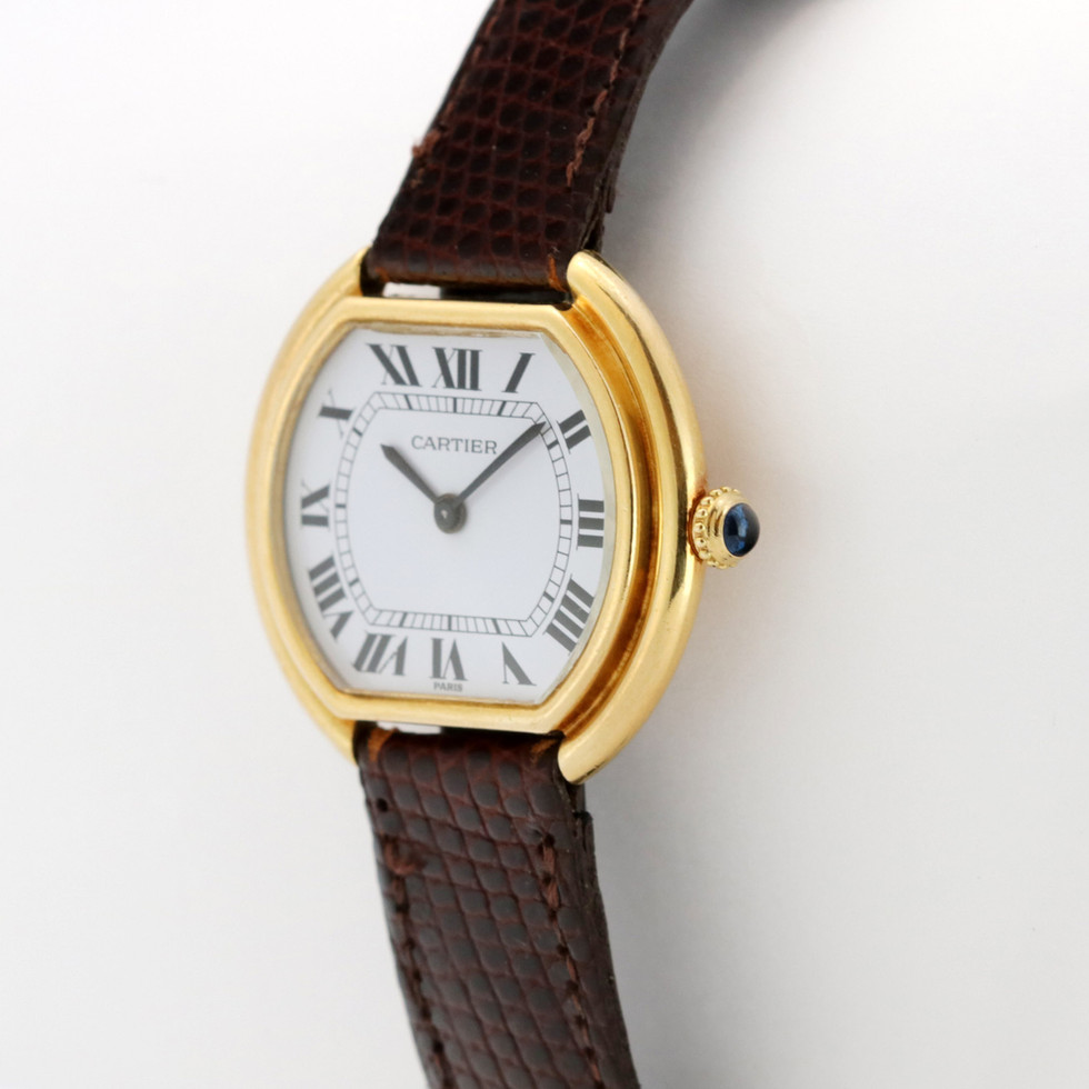Cartier Yellow Gold Ellipse Ref. 78091 crown