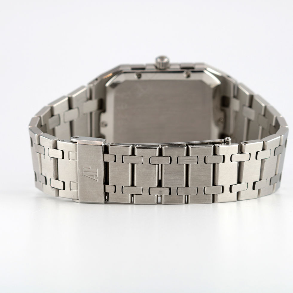 Audemars Piguet Rectangular Royal Oak 'Jumbo' Ref 6005ST clasp