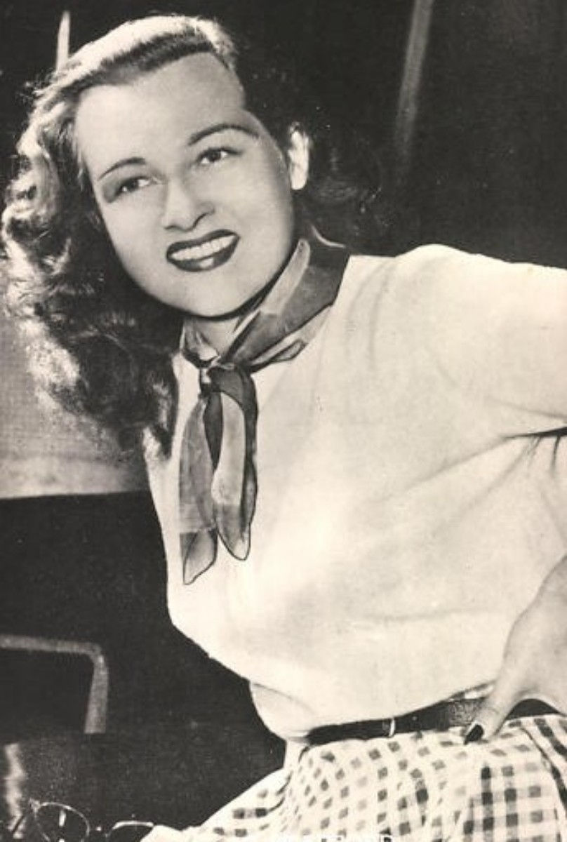 Black-and-white publicity portrait of Jo Stafford smiling in an early studio photograph.