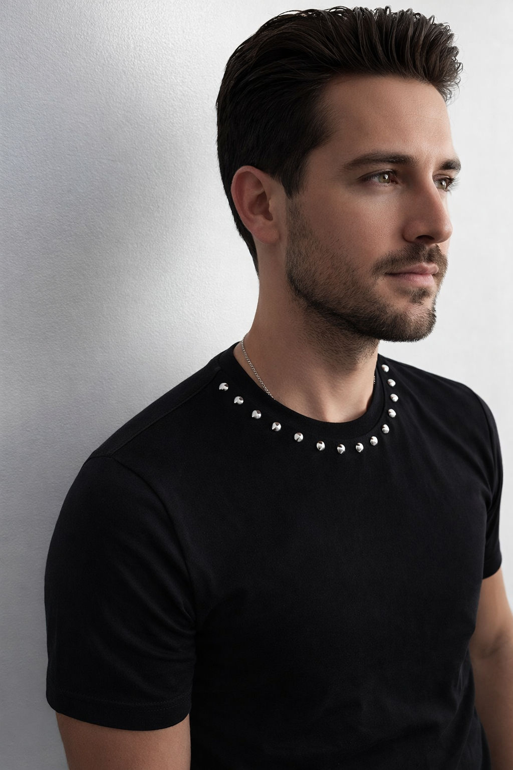 Camiseta "Studs on Black"