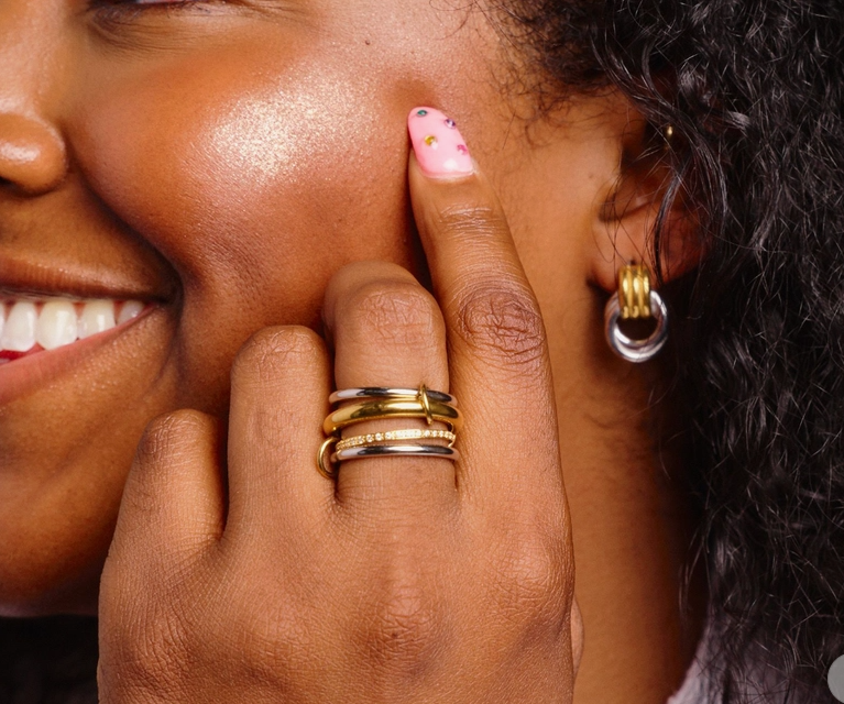 Thumbnail: Olivia Mixed Metal Stacked Ring Set – Size 7