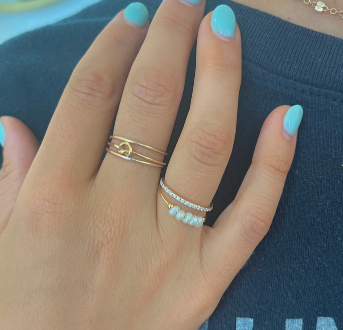 Thumbnail: Pearl Detail Gold Ring – Size 8