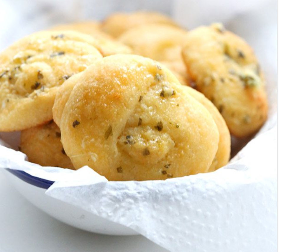 Keto Garlic Parmesan Knots