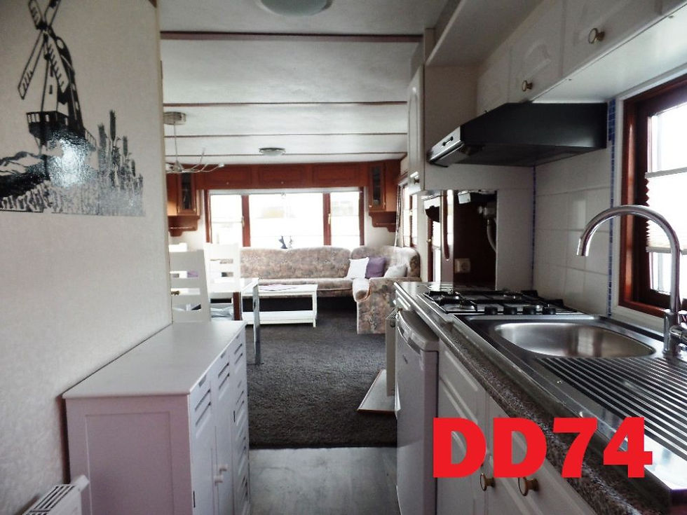 Miniatura: cozinha e sala ao fundo