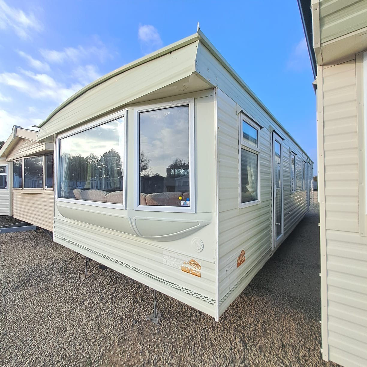 Double Glazing Doors & Windows - Great Condition - Novella 35 x 12 with 2 UK01