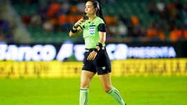 Katia Itzel García debuta como la primera árbitra mexicana en una Copa del Mundo varonil