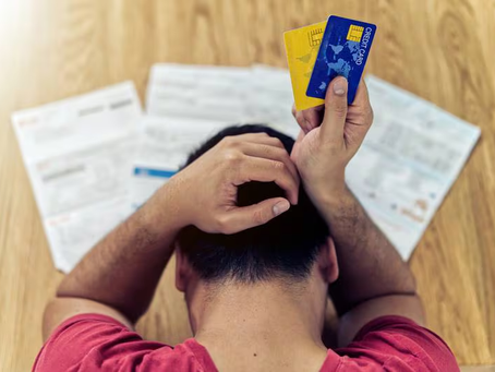 El peligro del pago mínimo en tarjetas de crédito: una trampa de deudas a largo plazo