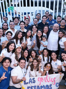 Jorge Espadas se registra como defensor de la Patria, la Familia y la Libertad, arropado por la militancia y la ciudadanía