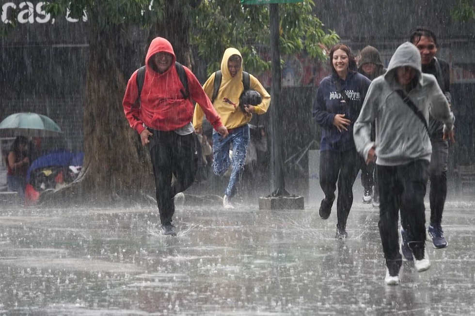 ¡Alerta por lluvias torrenciales! Onda tropical 13 azotará gran parte de México con tormentas, granizo y descargas eléctricas
