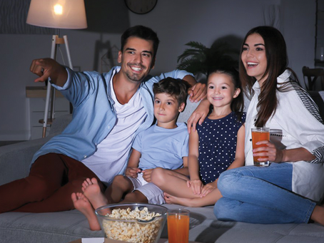 Palomitas, risas y emociones: las 5 películas imperdibles de Netflix para ver en familia este sábado