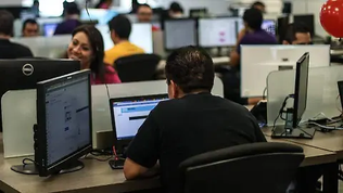 ¡Adiós a la oficina antes de los 40! El método FIRE seduce a jóvenes, pero expertos alertan sobre sus desafíos en México