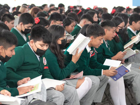 Mario Delgado presenta avances de la Beca “Rita Cetina” para alumnos de secundaria