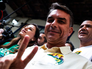Brasil se inclina a la derecha: Flávio Bolsonaro toma ventaja sobre Lula y prepara una segunda vuelta decisiva