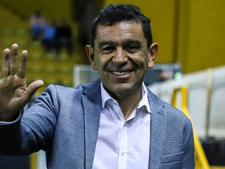 Cesa Dorados a David Patiño del banquillo