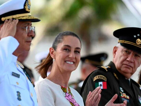 “La soberanía se defiende día a día”: Sheinbaum conmemora en Veracruz los 204 años de la Armada de México