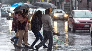 ¡Alerta por lluvias extremas! Tormentas azotarán 13 estados mientras el calor no da tregua en México