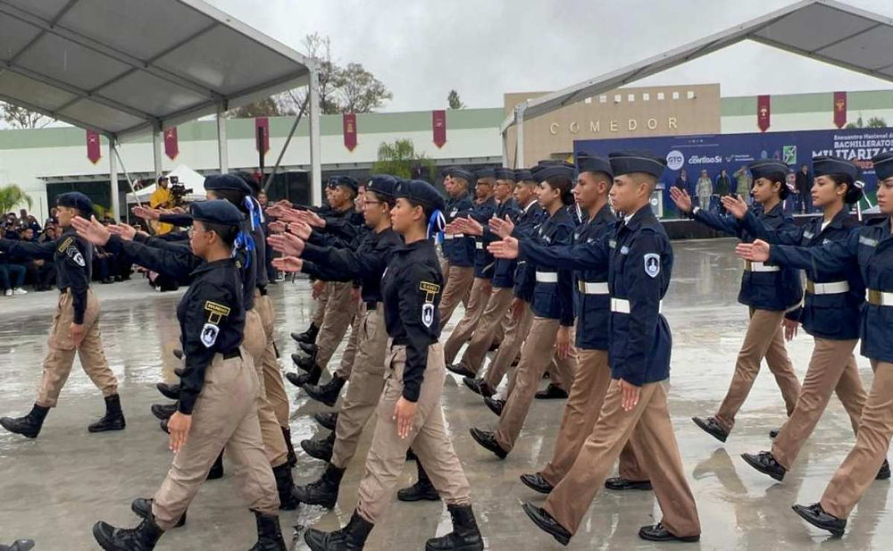 Así fue como la SEP decidió cerrar todas las escuelas militarizadas
