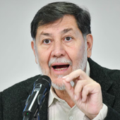 Noroña defiende a su hijo por sueldo en la CFE y denuncia campaña mediática