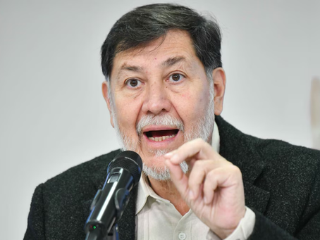 Noroña defiende a su hijo por sueldo en la CFE y denuncia campaña mediática