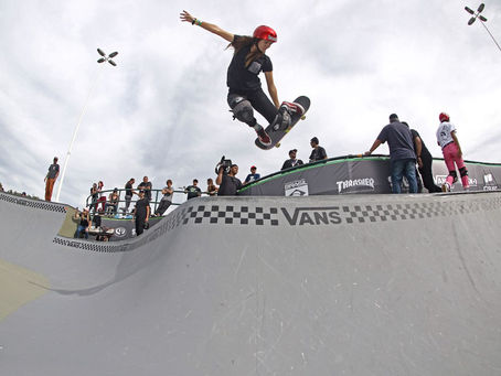 Dora Varella se divide entre skate e estudo, mas foca na disputa da Olimpíada