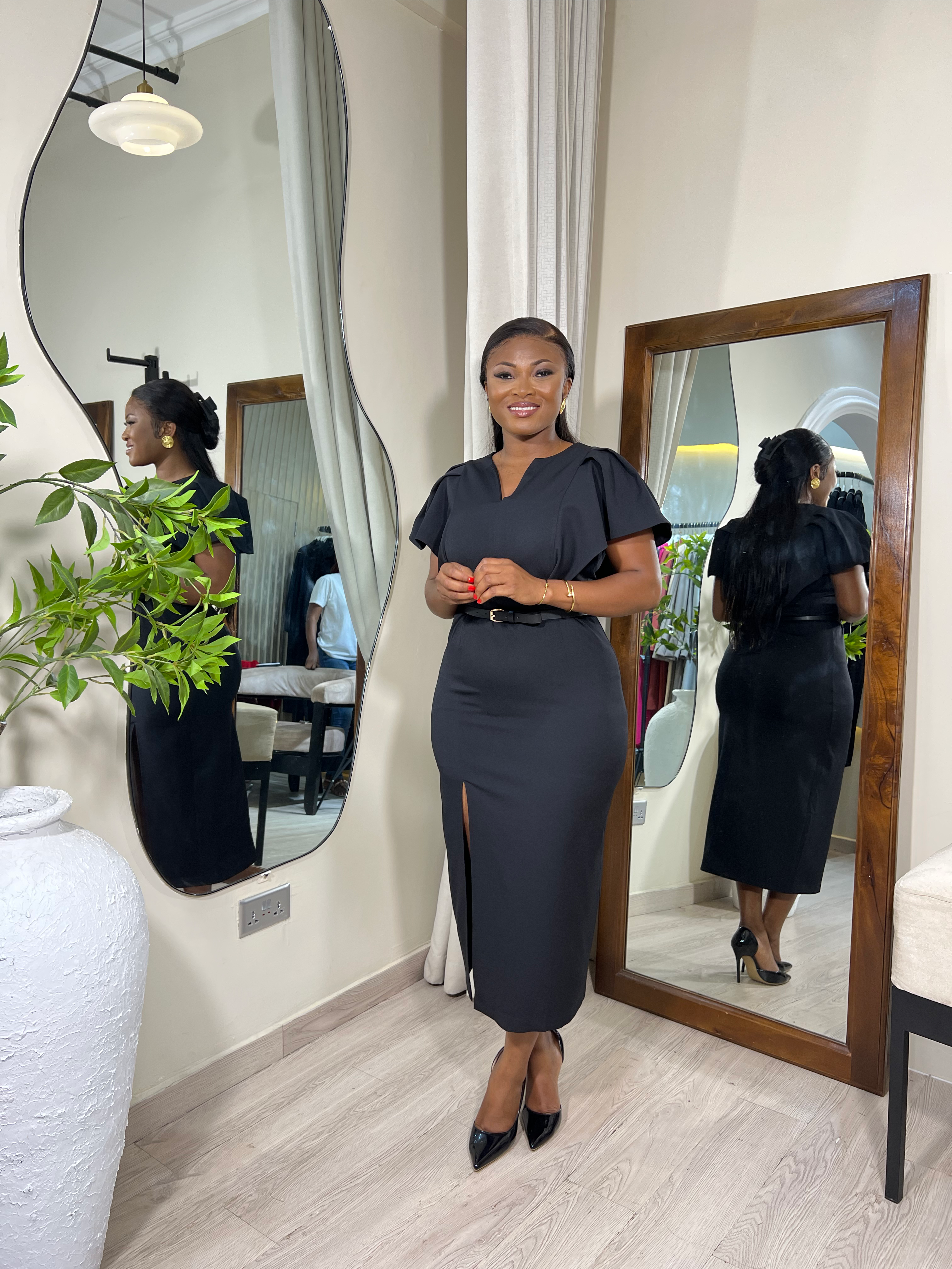 BLACK RUFFLED BELTED DRESS