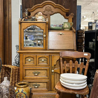 Vintage furniture in vendor mall