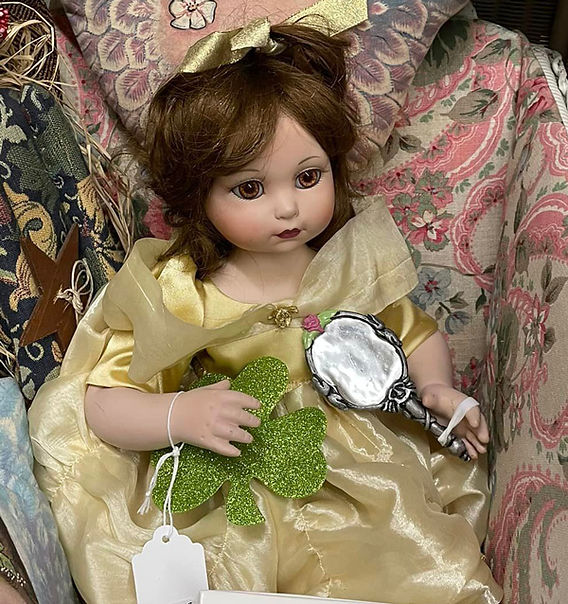 5 Beginner-Level Tips for Collecting Vintage Dolls