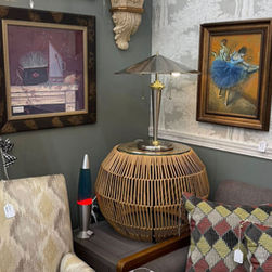 Vintage living room furniture and décor