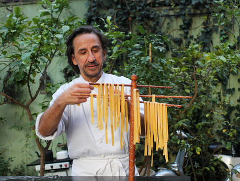 O Que Tem na Cozinha: espetáculo em São Paulo une teatro e gastronomia em uma experiência sensorial inédita