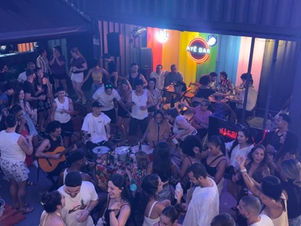 Roda de Samba de Terreiro homenageia Oxóssi no AYÊ Bar em Pinheiros