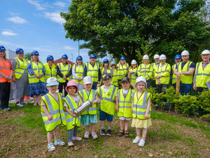 Time capsule ceremony at The Bridge - Dunlop Early Childhood Centre
