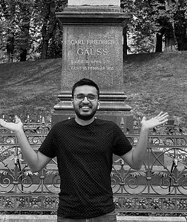 mauro portrait_Delft_edited.jpg