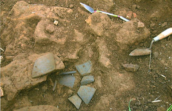 FLAG dig 2004 Pottery.jpg