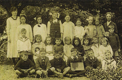 GM school c. 1920.jpg