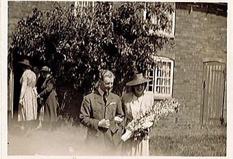 Ray & Barbara June 1941 wedding day.jpg