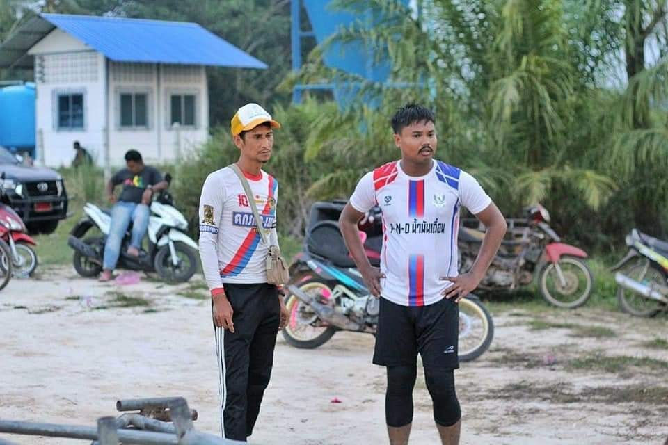 ยิ่งถ่อมตัวให้ต่ำมากเท่าไหร่
คุณจะถูกชูให้สูง...มากเท่านั้น..