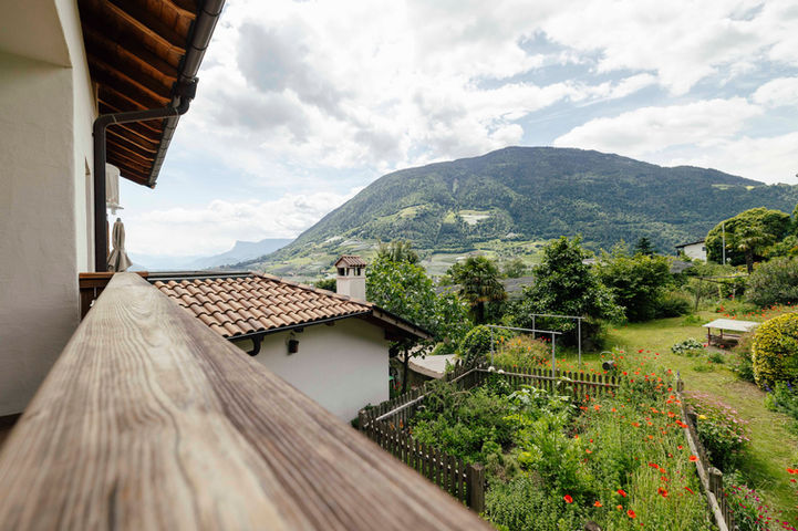 Ferienwohnung mit Balkon in Algund, Urlaub auf dem Bauernhof Hofer am Bach, Südtirol
