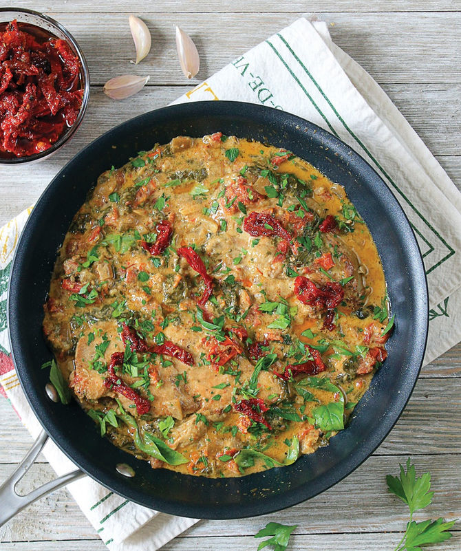 Creamy Tuscan Chicken with Sun-dried Tomatoes and Spinach