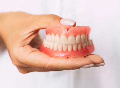 Removable-Dentures_zrr3tw.jpeg