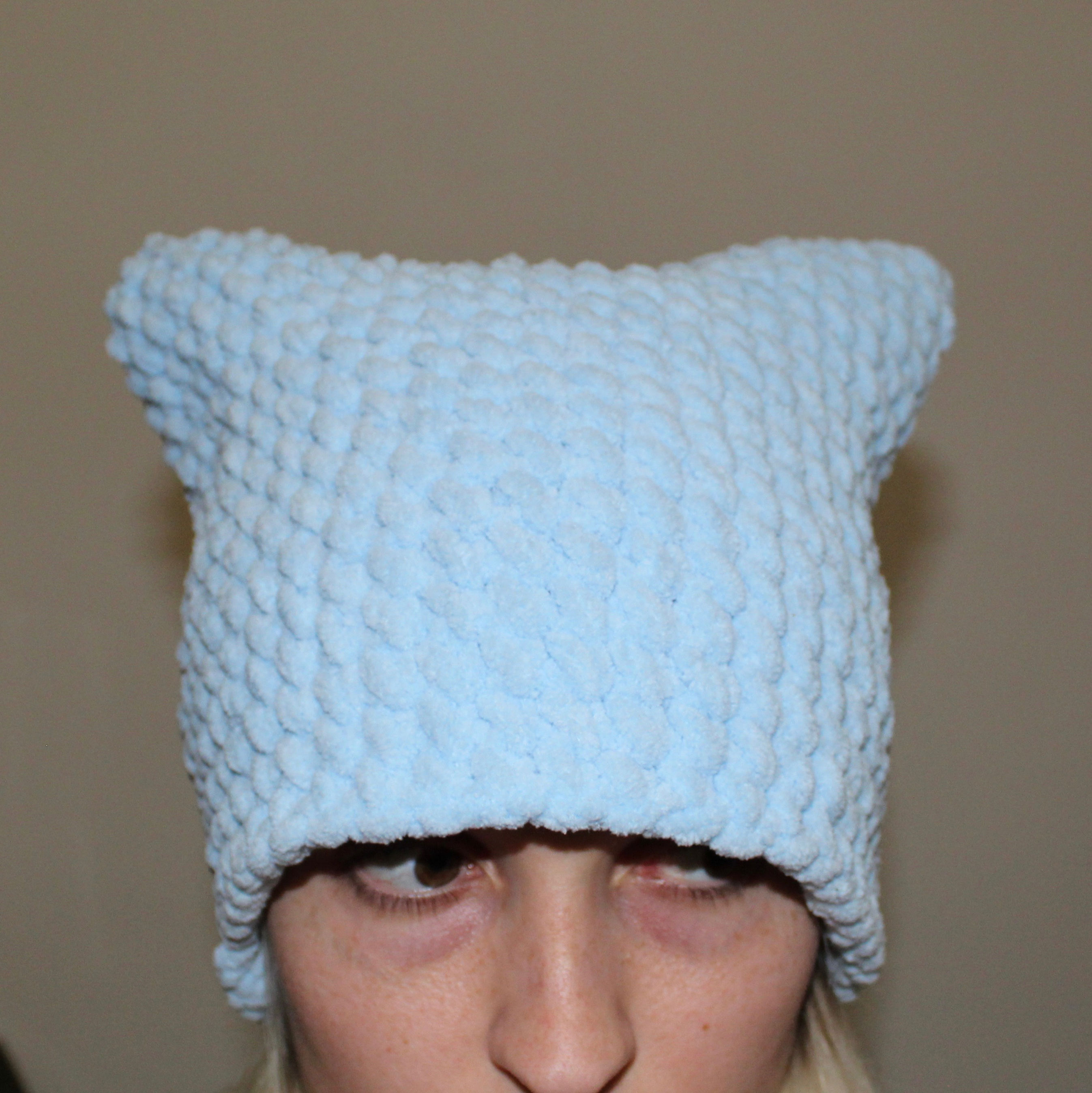 cat-ear beanie (baby blue)