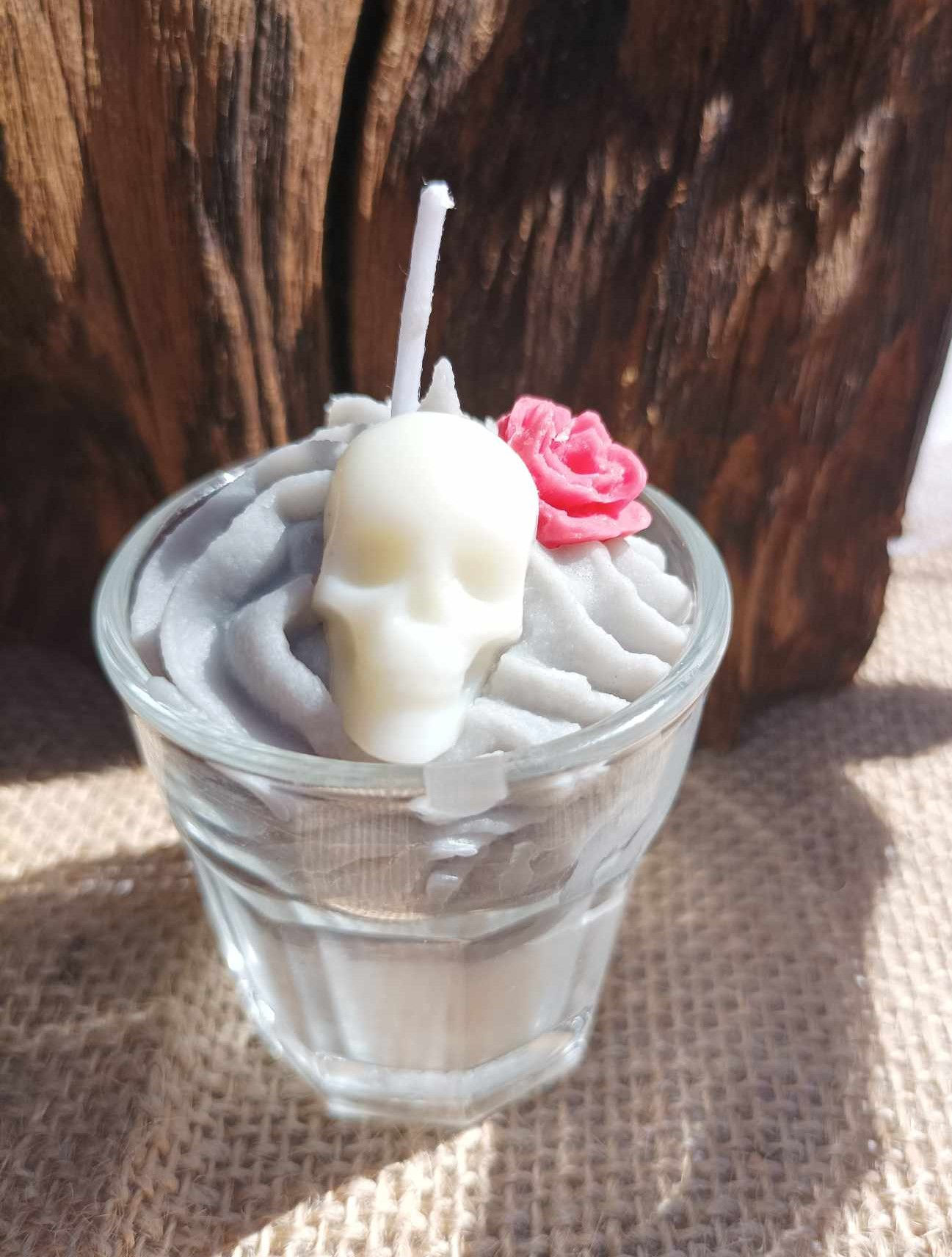 Bougie verrine tête de mort et rose. Plusieurs parfums disponibles