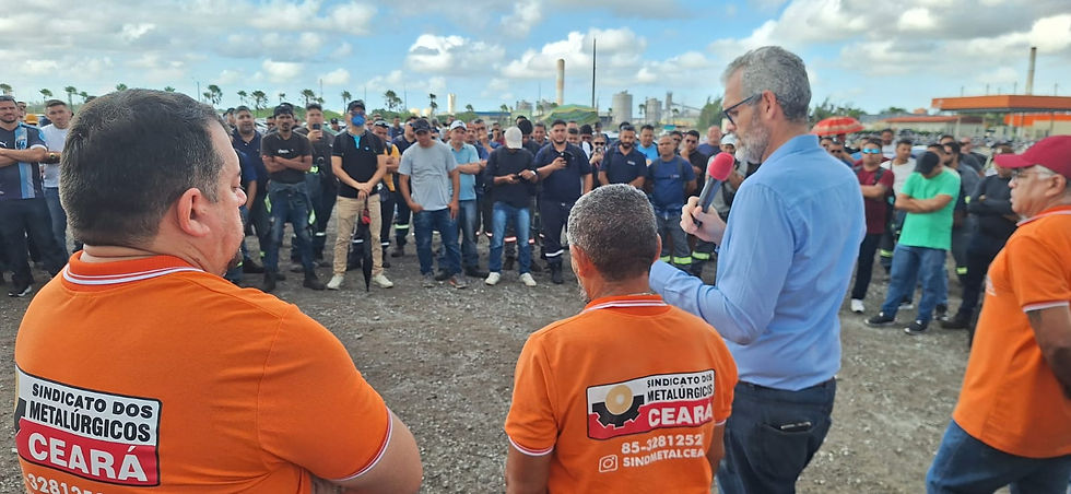 Advogado do Sindmetal-CE, Ticiano Aguiar tirou dúvidas dos trabalhadores.